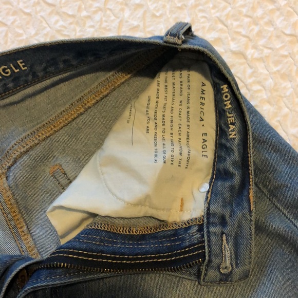 AE Ripped Mom Jean - Picture 6 of 8